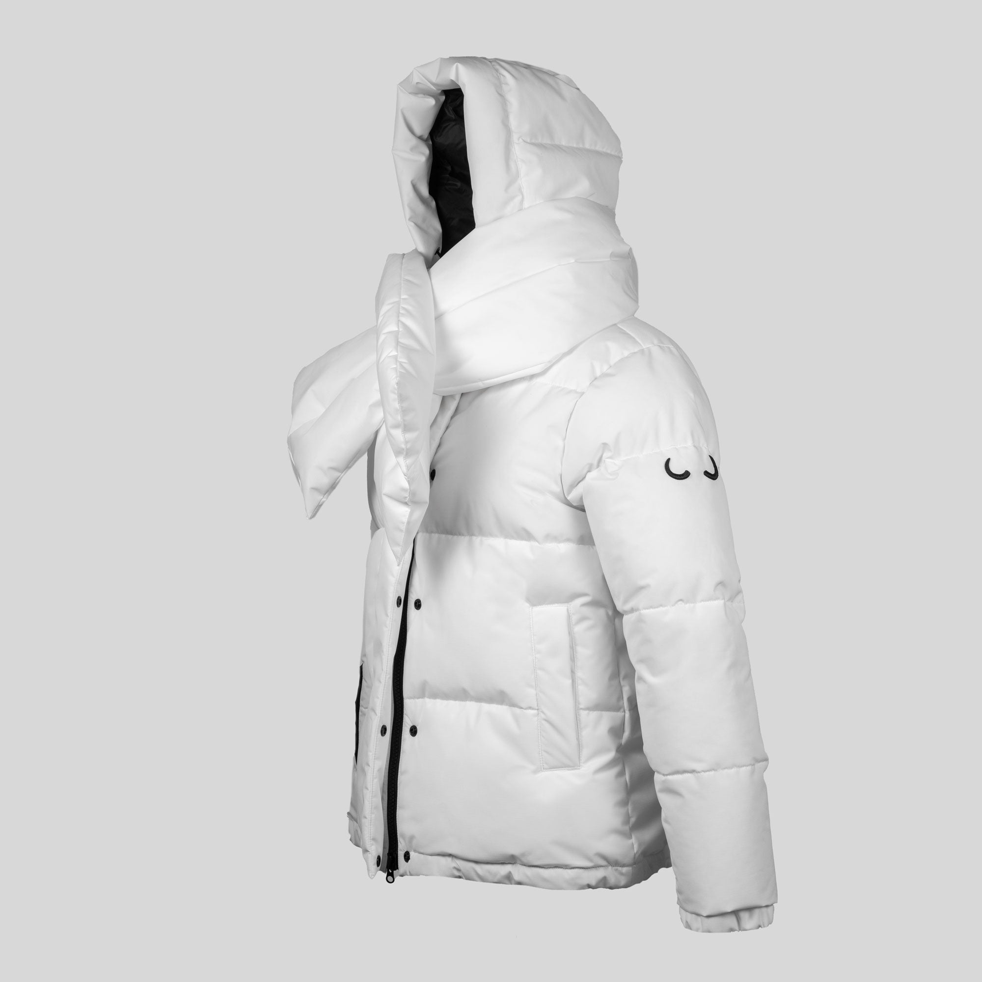 Eka Puffer White