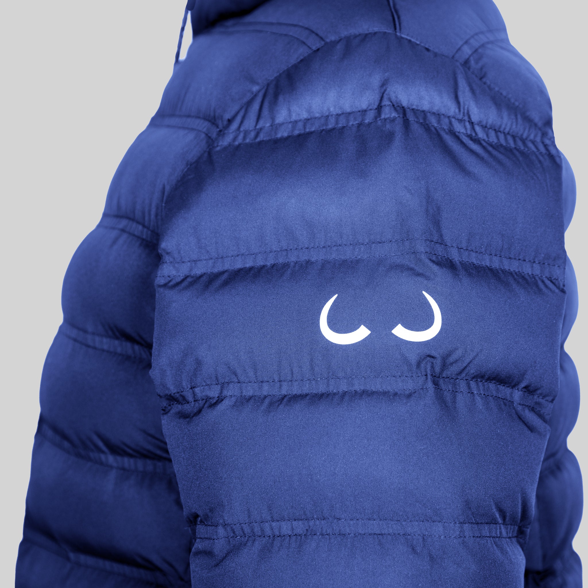 019A5057-Gretta-side-arm-blue.jpg
